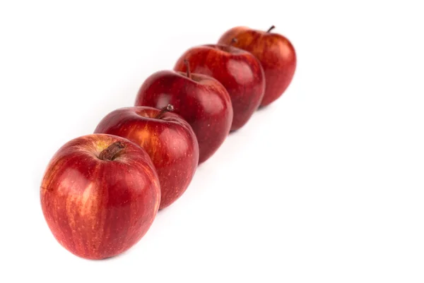 П'ять червоних яблук ізольовані на білому — стокове фото