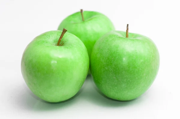 Fresh green apples isolated on white background — Stock Photo, Image