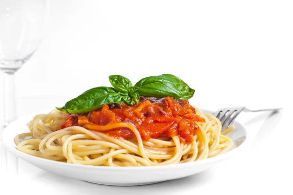 Spaghetti met tomatensaus — Stockfoto