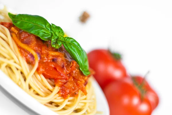 Spaghetti met tomatensaus — Stockfoto