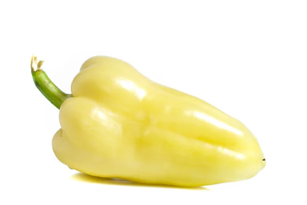 Żółta papryka na białym tle — Zdjęcie stockowe