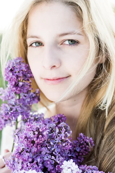 Blumenfrau — Stockfoto