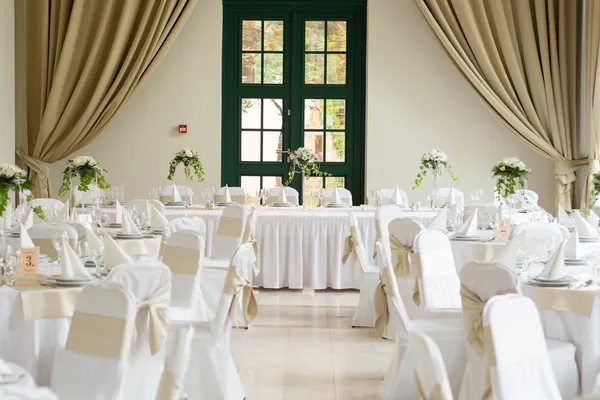 Conjunto de mesa para uma festa de evento ou recepção de casamento — Fotografia de Stock