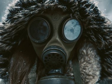 Gaz maskeli, maskeli biri.