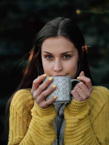 Женщина Чашкой Чая — стоковое фото