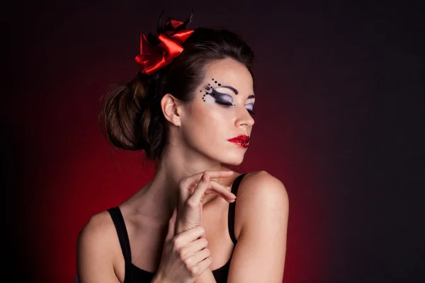 Mujer con maquillaje de moda — Foto de Stock