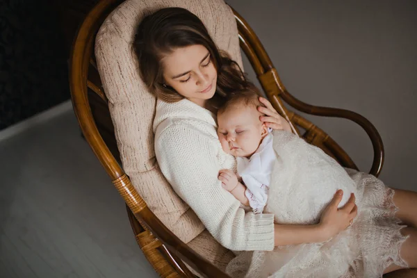 Madre con bebé —  Fotos de Stock