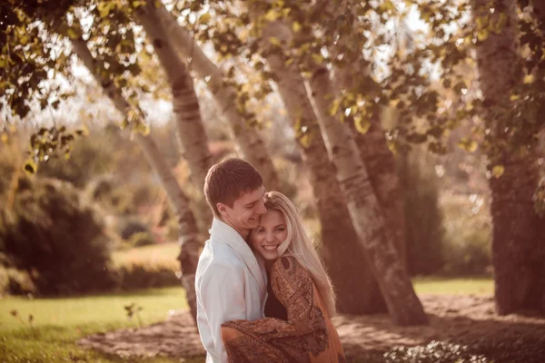 Pareja feliz —  Fotos de Stock