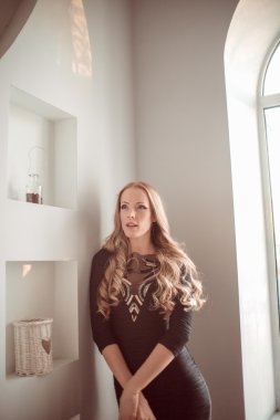 Lale ile güzel bir kadın