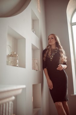 Lale ile güzel bir kadın