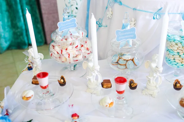 Serving holiday table with white and blue colors — Stock Photo, Image