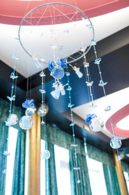 süslemeleri asılı