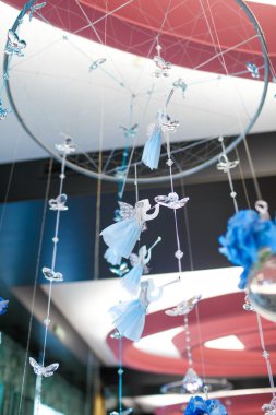 süslemeleri asılı