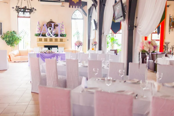 Mesas decoradas com flores — Fotografia de Stock