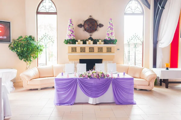 Mesas decoradas com flores — Fotografia de Stock