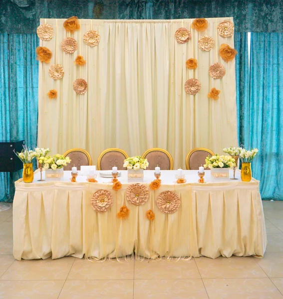 Mesas decoradas com flores — Fotografia de Stock