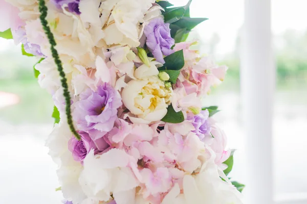 お祝いの花飾り — ストック写真