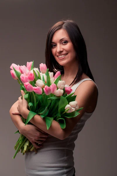 Ragazza con un bouquet — Foto Stock