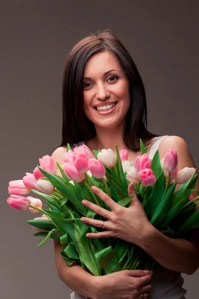 Ragazza con un bouquet — Foto Stock