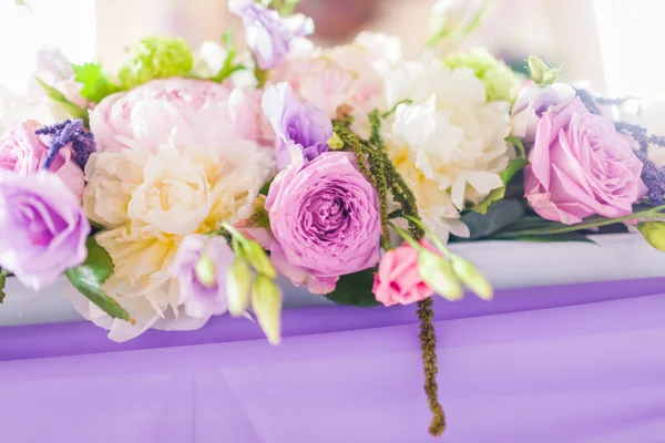 Mesas decoradas com flores — Fotografia de Stock