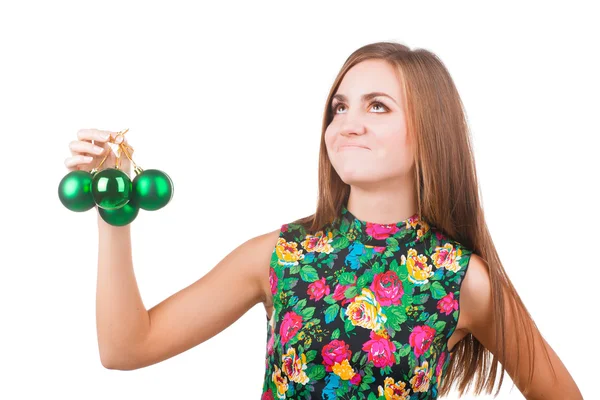 Giovane donna con palla di Natale — Foto Stock