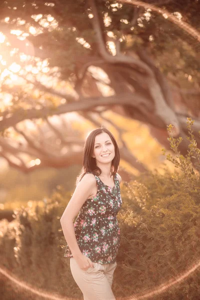 Beautiful girl posing — Stock Photo, Image