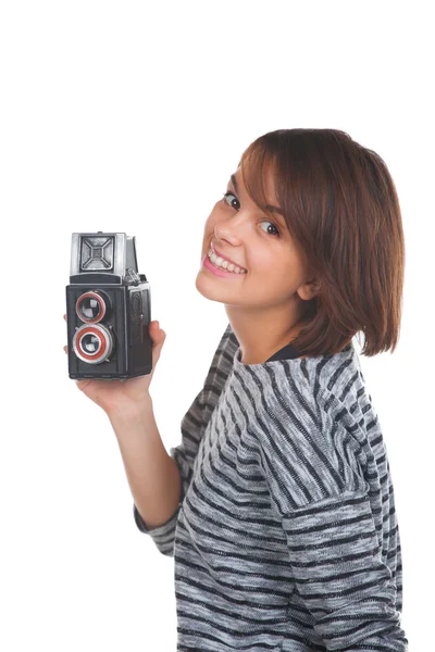 Милая девочка-подросток с ретро-фотоаппаратом — стоковое фото