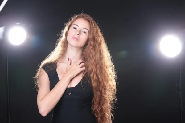 Bonita mujer modelando — Foto de Stock