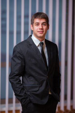 Zarif genç adam.
