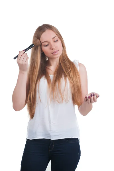 Mujer con pincel de maquillaje y polvo —  Fotos de Stock