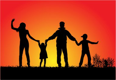 mutlu aile ve güzel bir gün batımı