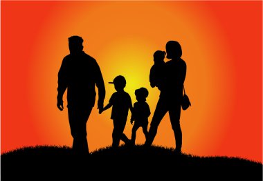 mutlu aile ve güzel bir gün batımı