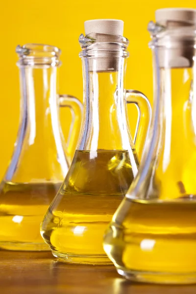 Aceite de oliva y aceitunas — Foto de Stock