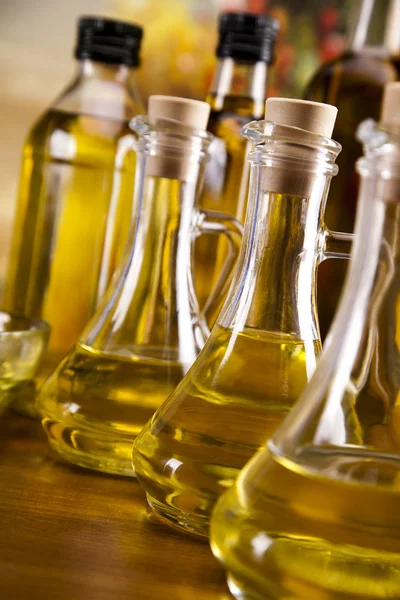 Aceite de oliva y aceitunas — Foto de Stock