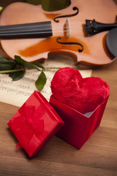 Beautiful roses and violin! — Stock Photo, Image