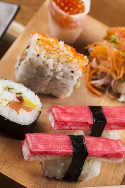 Вкусные свежие суши — стоковое фото