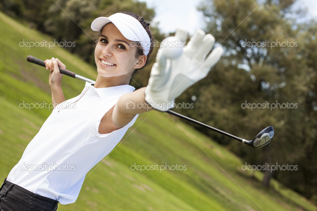 Portrait of a woman playing golf