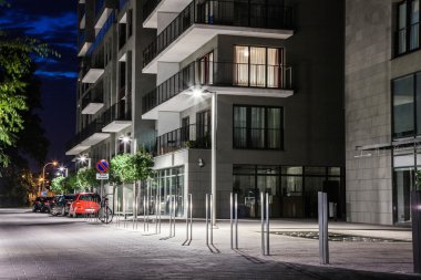 gece yarısı Konut Binası