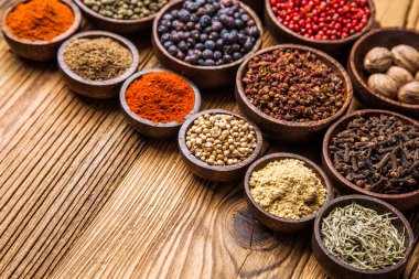 çeşitli baharatlar
