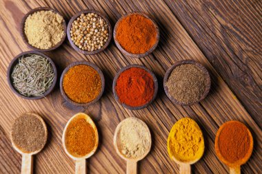 çeşitli baharatlar