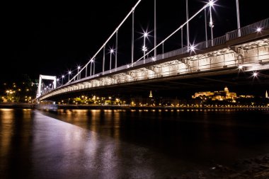 Budapeşte zincir köprü