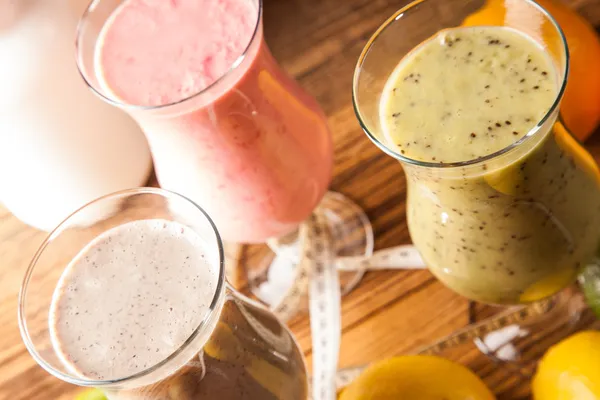 Gesunde Ernährung, Proteinshakes und Obst — Stockfoto