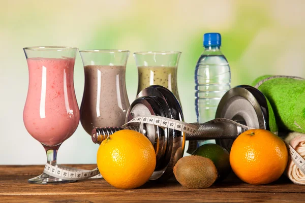 Healthy diet, protein shakes and fruits — Stock Photo, Image