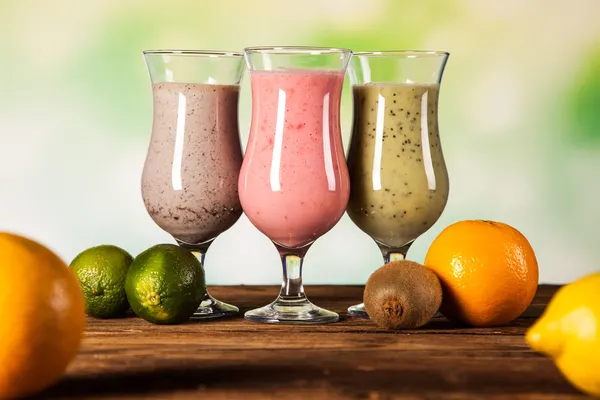 Healthy diet, protein shakes and fruits — Stock Photo, Image