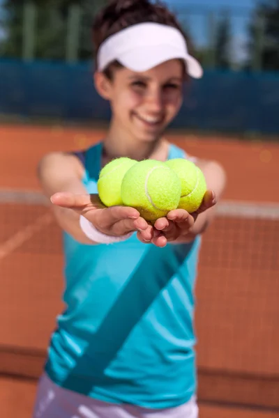 Femmina giocare a tennis — Foto Stock