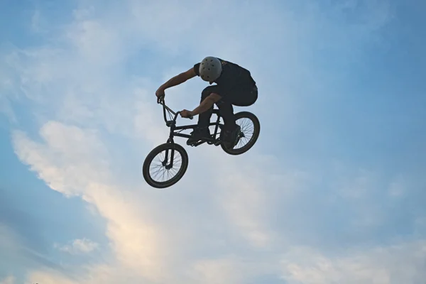 BMX akrobacie — Stock fotografie