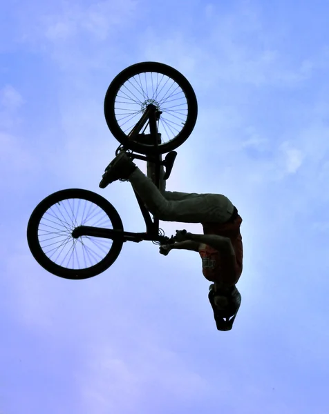 BMX akrobacie — Stock fotografie