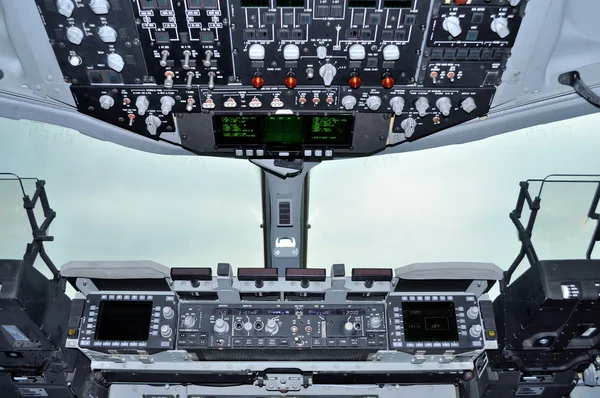 Airlifter cockpit interior — Stock Photo, Image