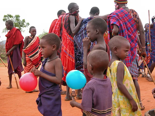 Kinderen van de masai stam — Stockfoto