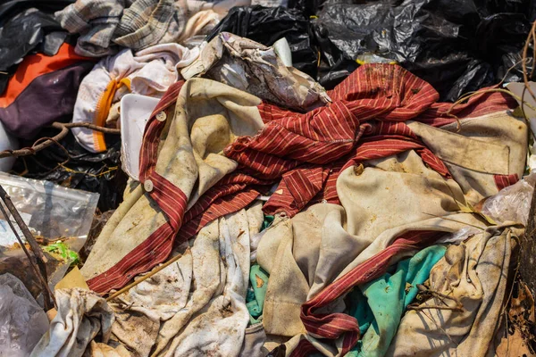 Müll Aus Stoffen Alte Kleidung Die Nicht Biologisch Abbaubar Ist — Stockfoto